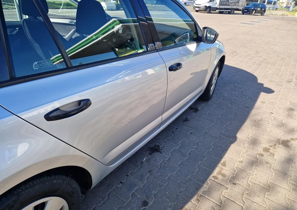 Skoda Octavia cena 42424 przebieg: 162000, rok produkcji 2017 z Warszawa małe 211